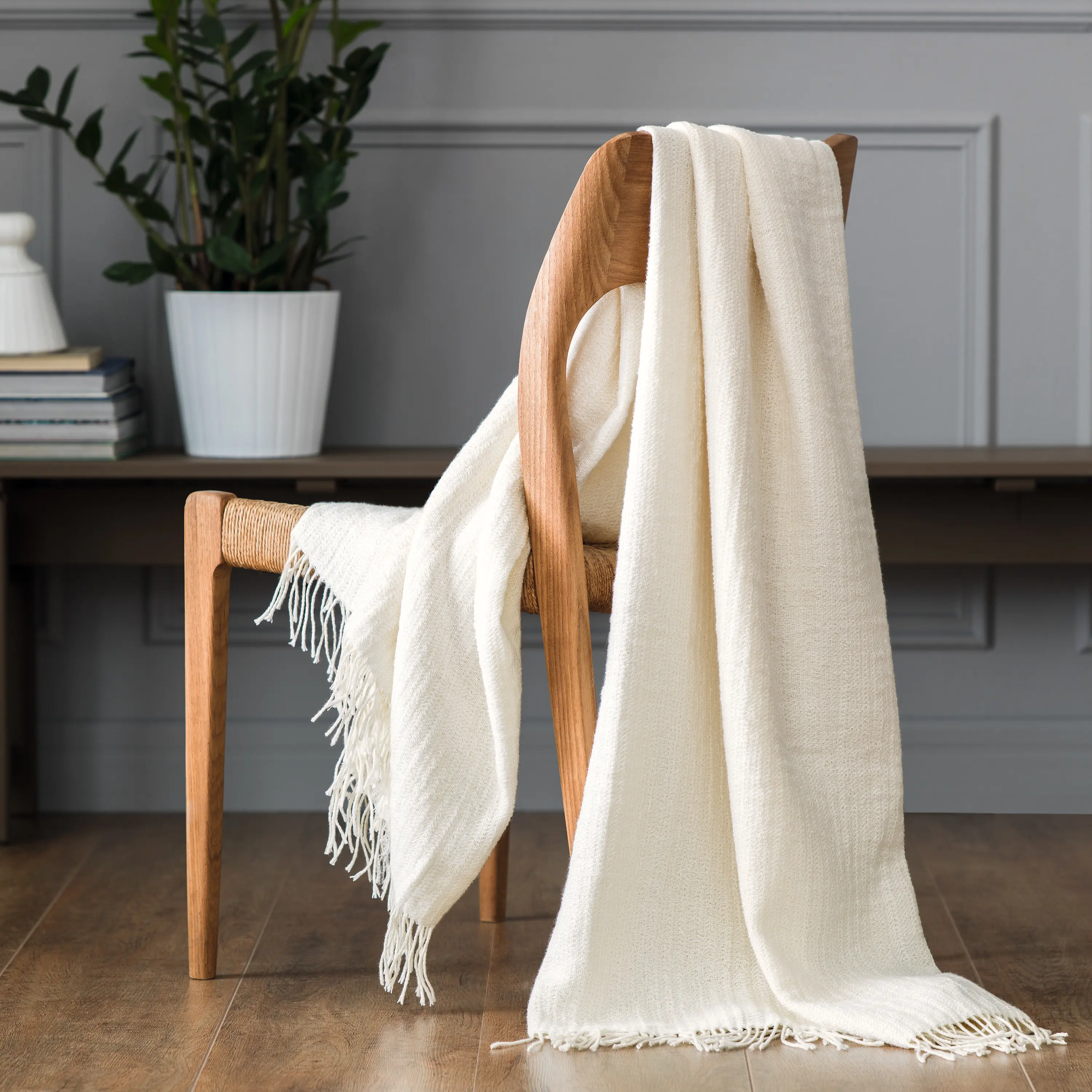 Throw - Shannon | White/Ecru | 51" x 67"