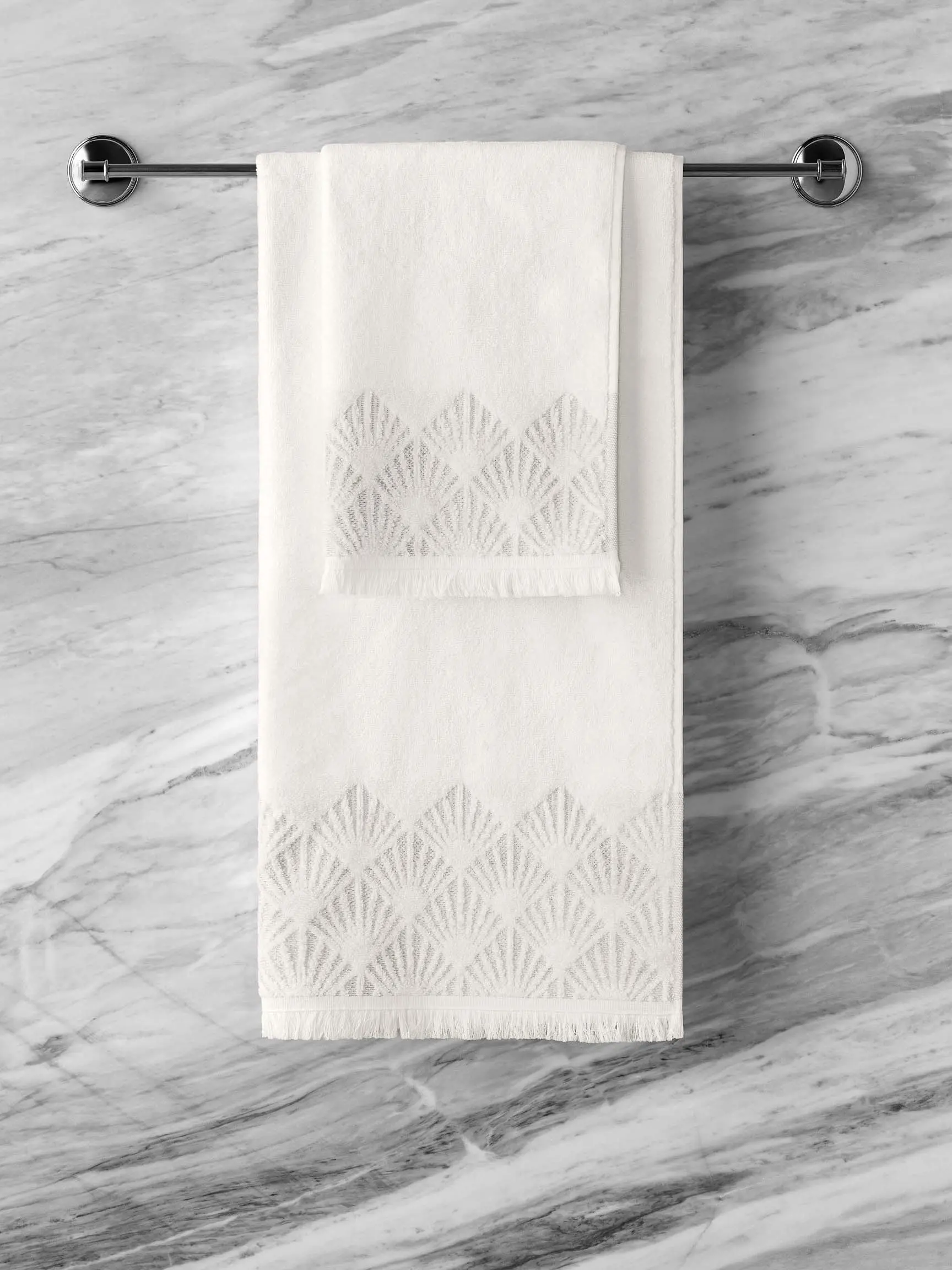 Towel - Amaris | White/Silver | 20" x 39" - Image 5