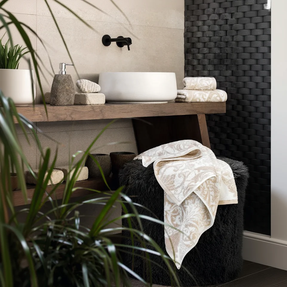 Towel - Bridget | Ecru/Beige | 28" x 55"