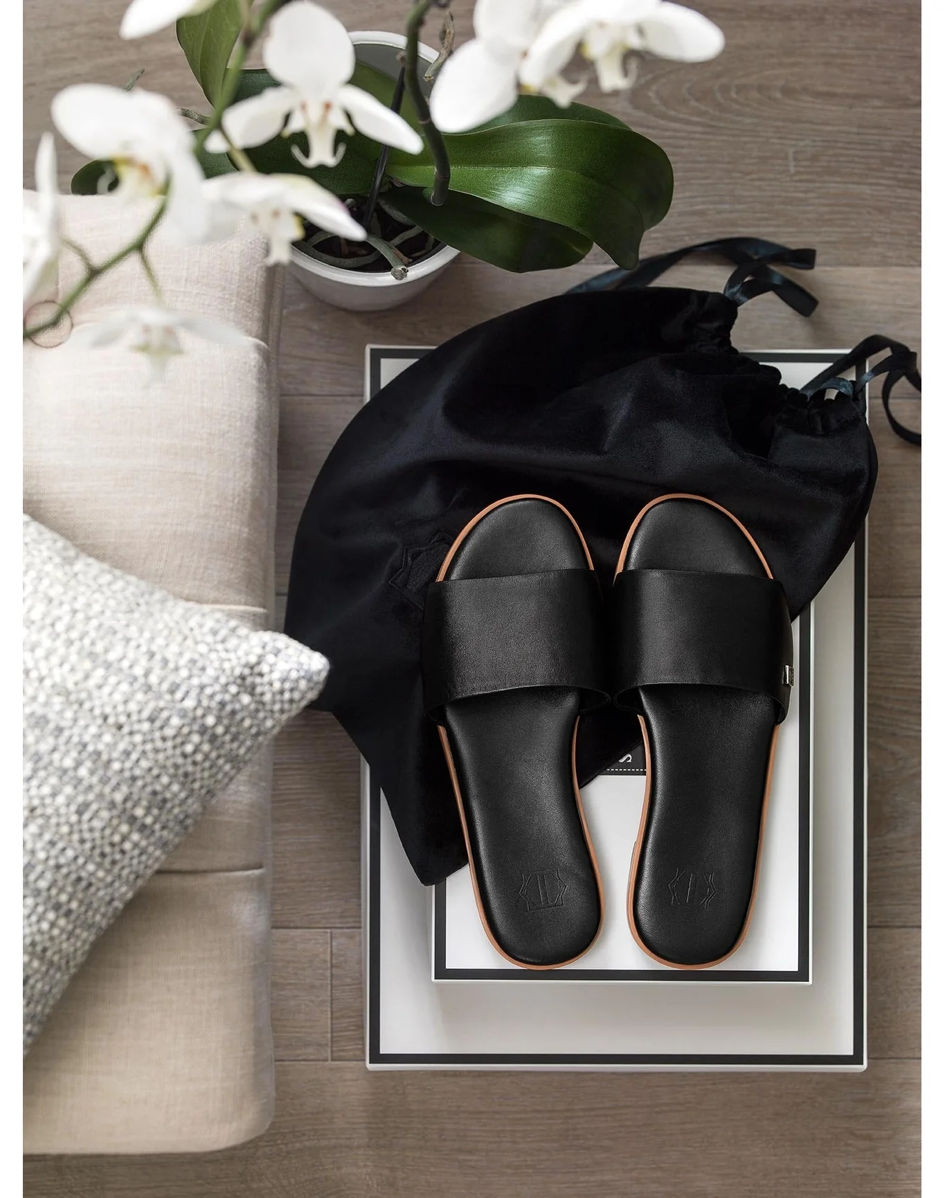 Gloria Leather Slippers | Black - Image 4